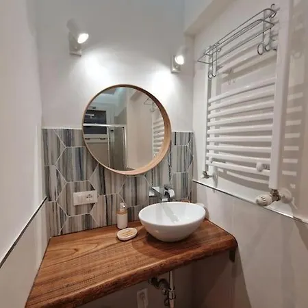 Bilocale Vicino Al Policlinico, Hesperia E Centro Storico Fibra Wi-fi Appartement