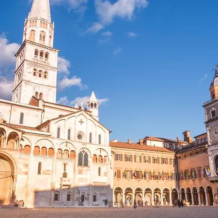 Bilocale Vicino Al Policlinico, Hesperia E Centro Storico Fibra Wi-fi *