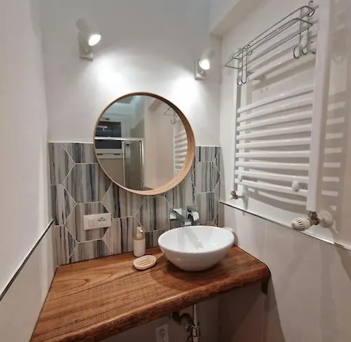 Bilocale Vicino Al Policlinico, Hesperia E Centro Storico Fibra Wi-fi アパート